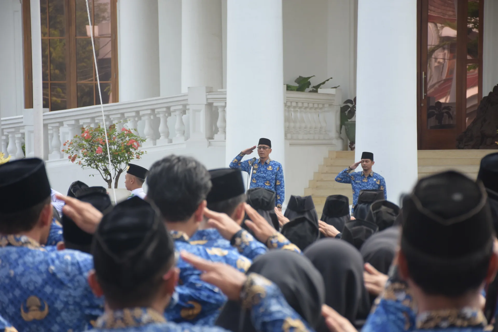 Semarak Peringatan Hari Sumpah Pemuda ke-98, Bupati Bojonegoro Pimpin Upacara dan Berikan Penghargaan Pemuda Pelopor 2026
